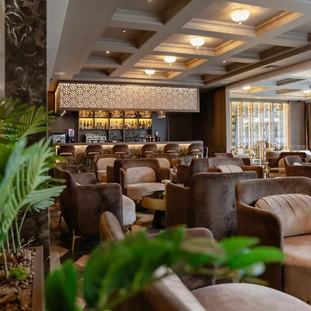 Gradiali Wellness And מלון 4*