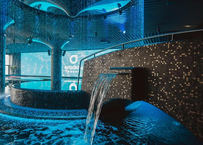 Gradiali Wellness And فندق بالانغا